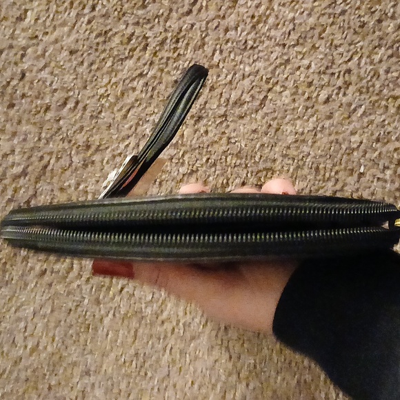 Betsey Johnson puppy dog coin purse - Picture 4 of 12